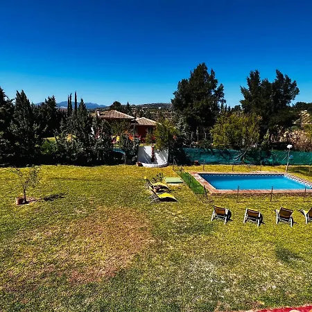 Giralda Con Piscina Privada Holiday home *